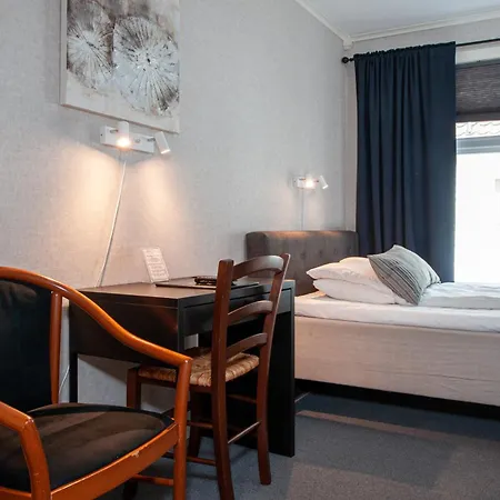 Kjøbmandsgaarden Hotel *